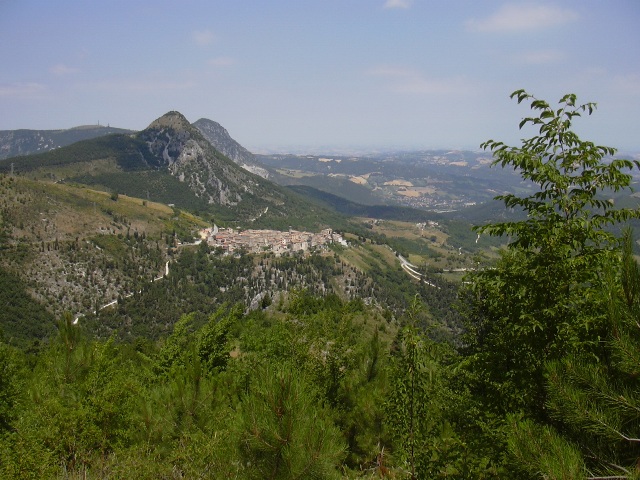 pietra tra le pietre (omaggio a Castelletta)